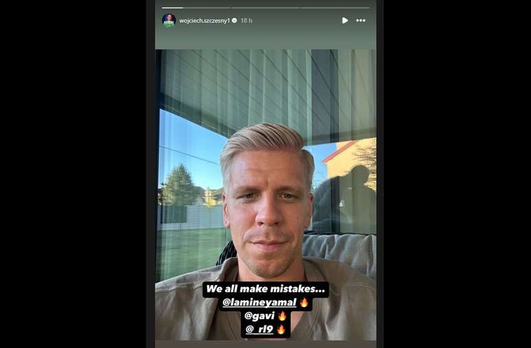 Szczesny pinta o cabelo de loiro por brincadeira no elenco do Bar&ccedil;a &ndash;