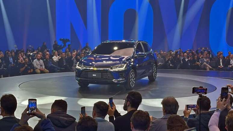Onix acaba de ser renovado e servirá de base para novo SUV pequeno da GM
