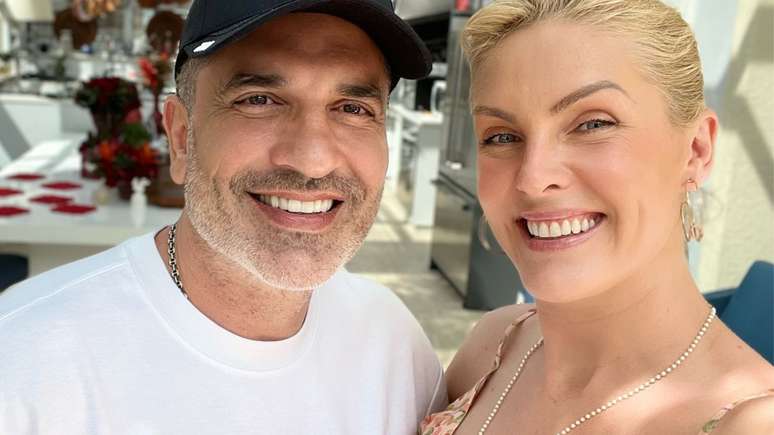 After an emergency surgery, Edu Guedes is discharged and Ana Hickmann celebrates