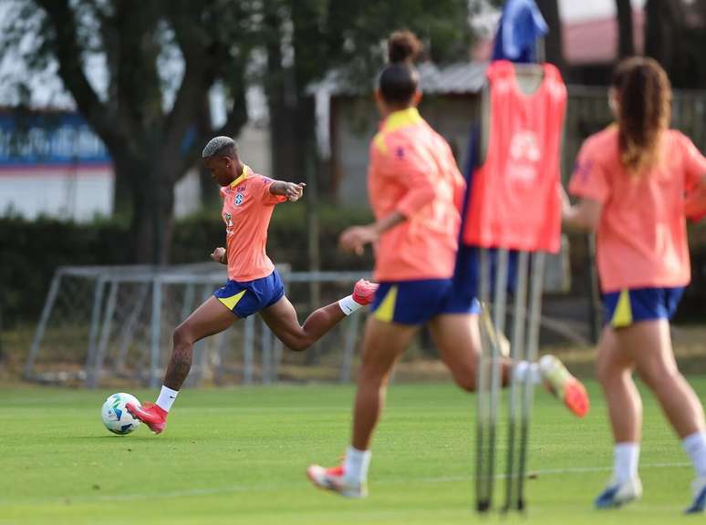 Jogadoras da Seleção Brasileira Feminina durante atividade de preparação para a Copa América –
