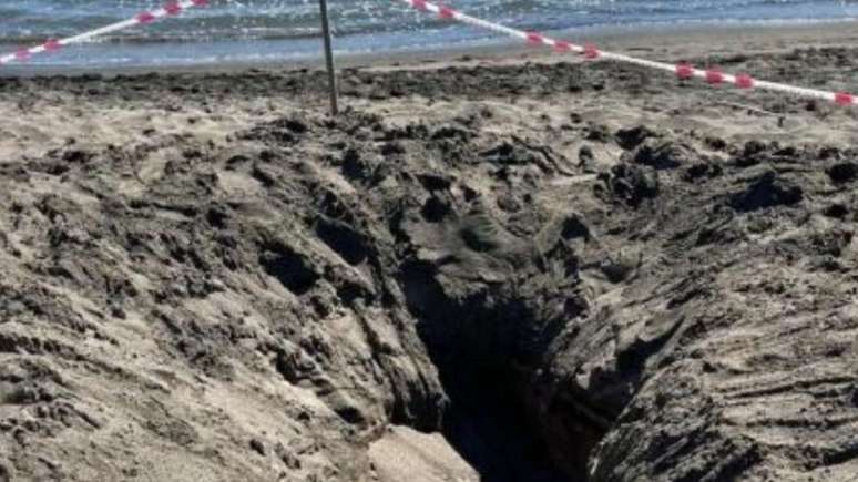 Tragedy! 17 -year -old teenager dies buried after digging the hole on the beach Tragedy! 17 -year -old teenager dies buried after digging the hole on the beach