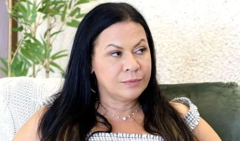 'Dona Ruth aproveitou ao máximo da morte da filha', acusa jornalista diante de detalhes inéditos de contrato da mãe de Marília Mendonça.
