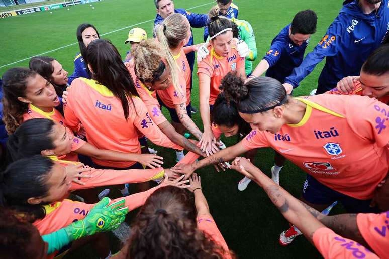 Seleção pronta para buscar mais um título no futebol feminino.