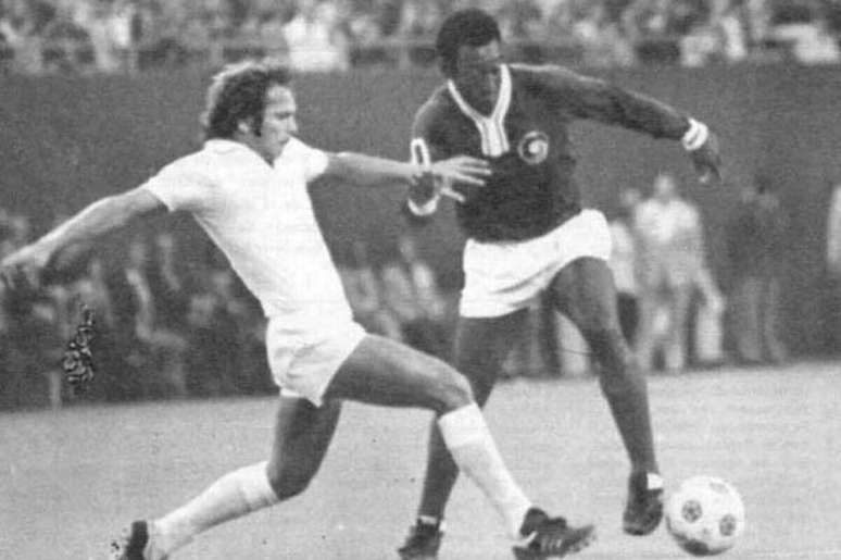 Pelé em ação pelo New York Cosmos –