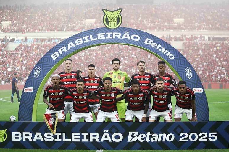 Pedro não jogou contra o São Paulo. Seu condicionamento físico é o pior do elenco. E seu comportamento, segundo Filipe Luís é desrespeitoso – Foto Gilvan de Souza/Flamengo