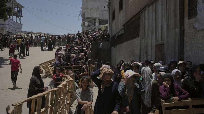 Almost 30 people die in the Israeli attacks in Gaza while the negotiations of ceased the fire are blocked