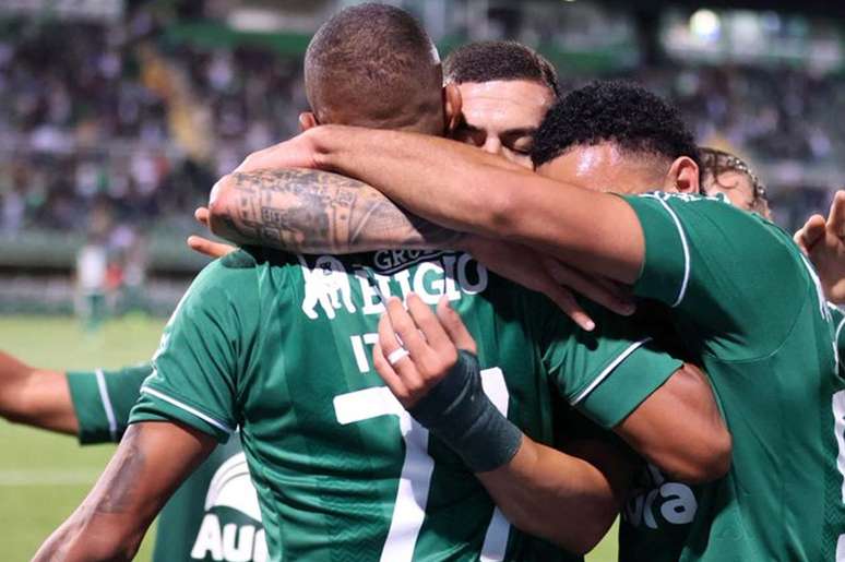 Chape vem em bom momento e luta pelo acesso – 