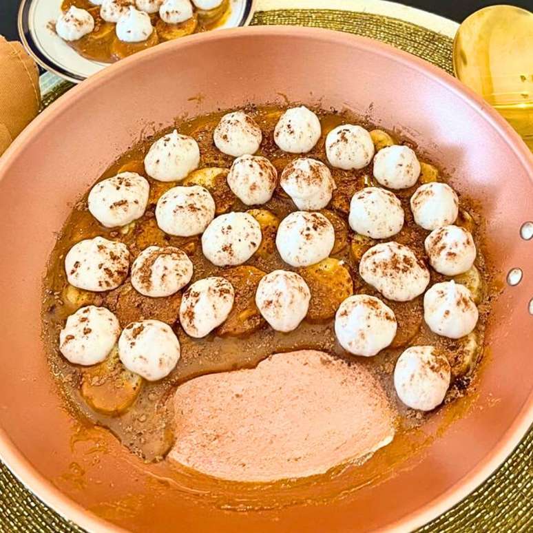Banaffee from the pan: the simplest version of the dessert Banaffee from the pan: the simplest version of the dessert