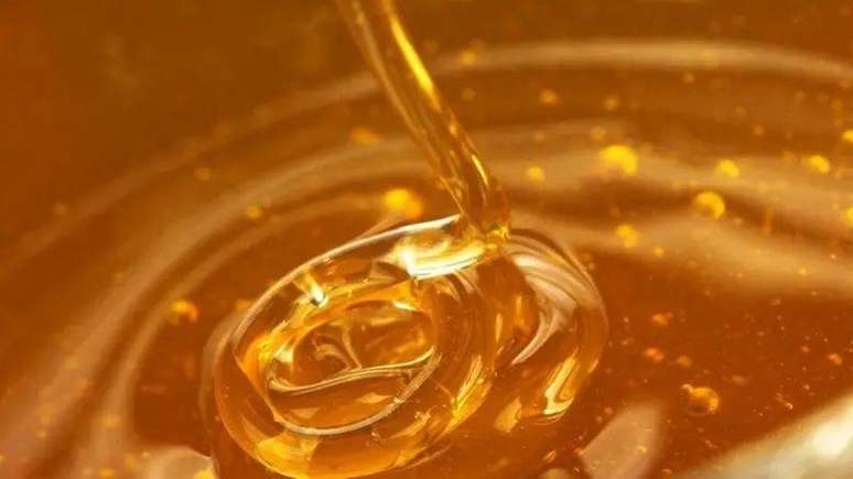 The secret of honey to remain well for consumption longer than any other food The secret of honey to remain well for consumption longer than any other food