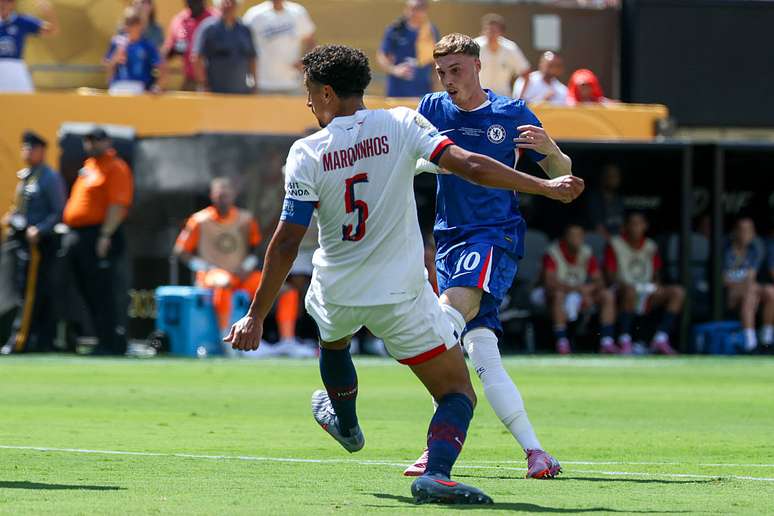 Marquinhos em lance contra Cole Palmer na final do Mundial de Clubes