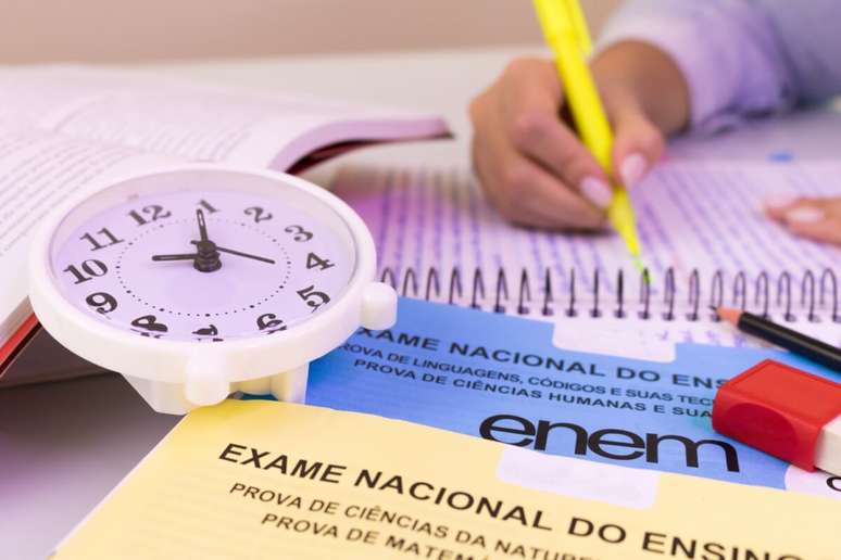 Nos simulados, treine diferentes estratégias para gerenciar o tempo na prova 