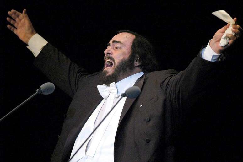 Pavarotti completaria 90 anos em outubro
