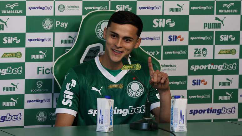 Sosa espera regulariza&ccedil;&atilde;o no BID para estrear pelo Palmeiras &ndash;