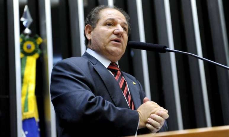 Missionário José Olimpio (PL-SP) assume vaga na Câmara dos Deputados após o final do prazo de licença de Eduardo Bolsonaro.