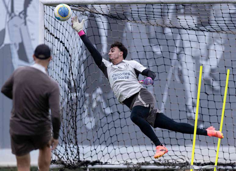 Donelli ficou fora do duelo contra o RB Bragantino –