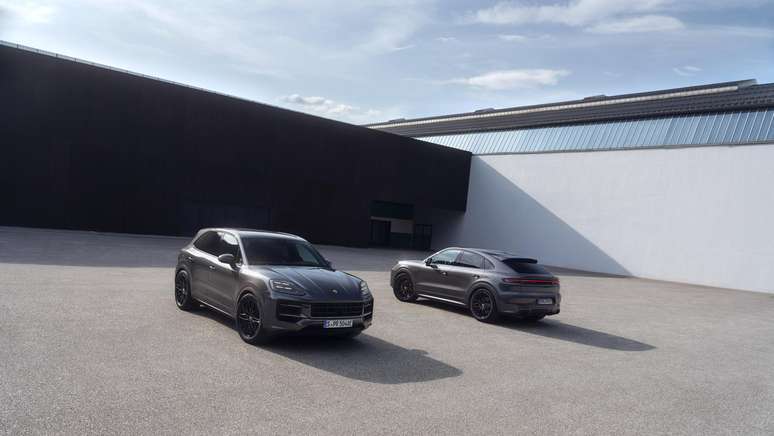 Novo Porsche Novo Porsche Cayenne S E-Hybrid Black Edition