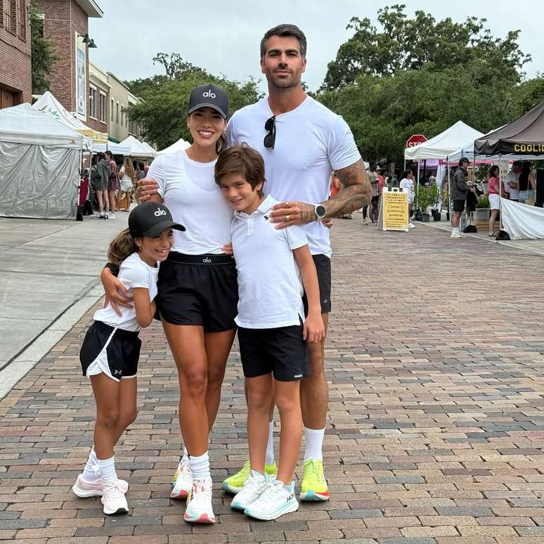 Adriana Sant'anna rebate seguidor ao ser questionada sobre mudan&ccedil;a de vida