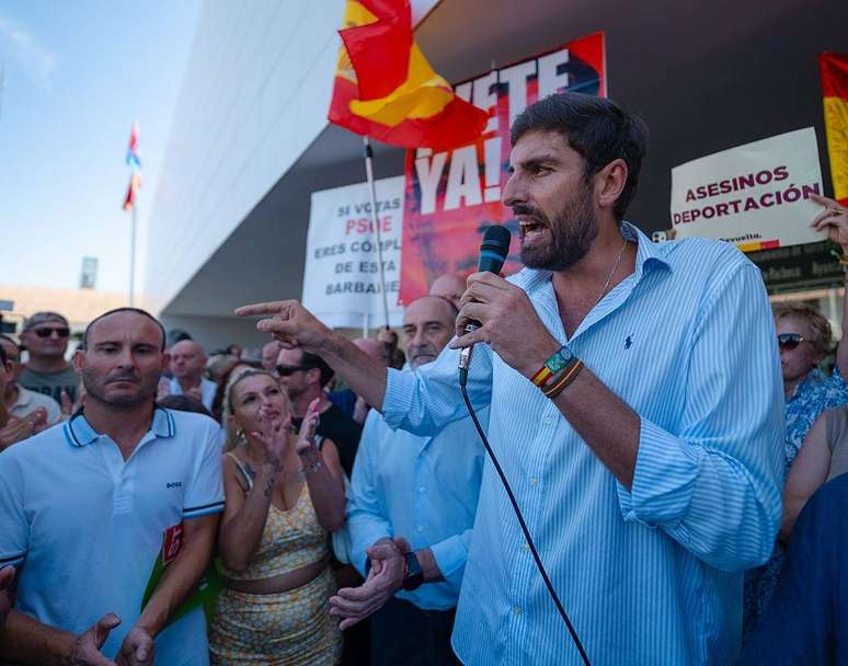 Alguns viram a manifestação realizada neste fim de semana pelo presidente do Vox na região de Múrcia, em Torre Pacheco, como uma tentativa de atiçar tensões xenófobas.