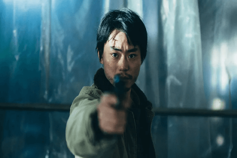 Em &ldquo;Cloud &ndash; nuvem de vingan&ccedil;a&rdquo;, Ratel precisa correr para salvar a pr&oacute;pria vida ap&oacute;s aplicar golpes pela internet 