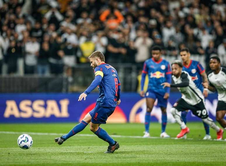 The Corinthians complain about the penalty in favor of RB Bragantino - The Corinthians complain about the penalty in favor of RB Bragantino -
