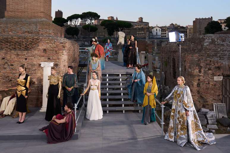 High Fashion: Dolce & Gabbana celebrates the history and ruins of Rome High Fashion: Dolce & Gabbana celebrates the history and ruins of Rome
