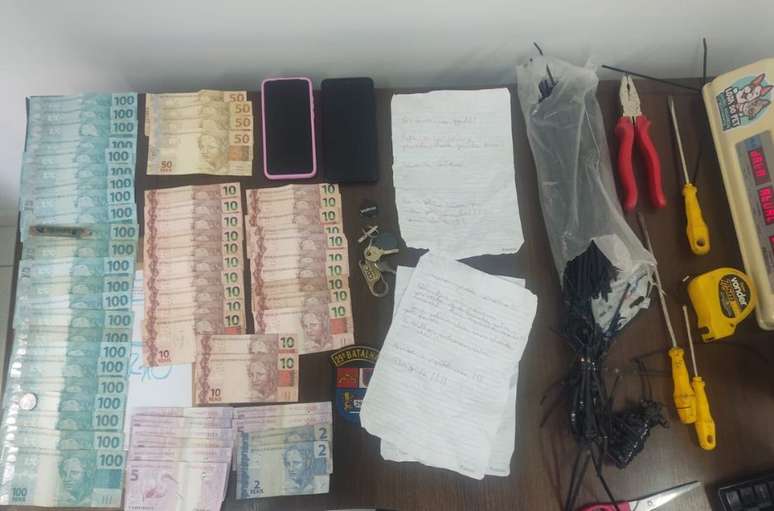 Polícia encontrou mochila com R$ 2,7 mil em espécie