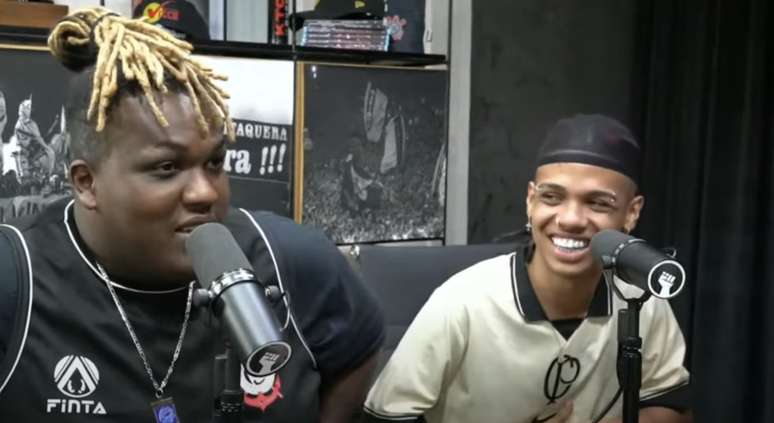 Big Mike e Jotapê, integrantes do time de rimadores do Corinthians, que tem outros artistas importantes na equipe.