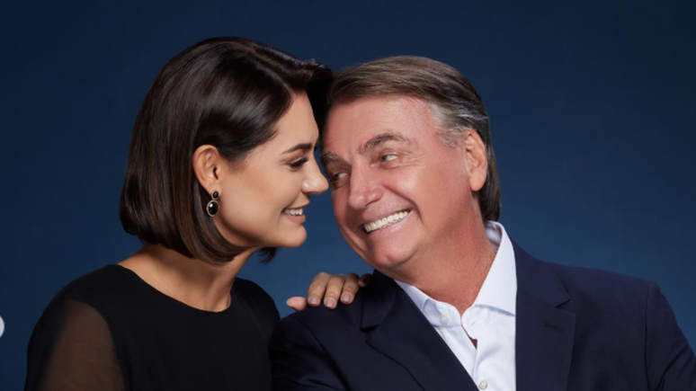 Bolsonaro descarta possibilidade de fugir do País porque não quer ficar longe de Michelle