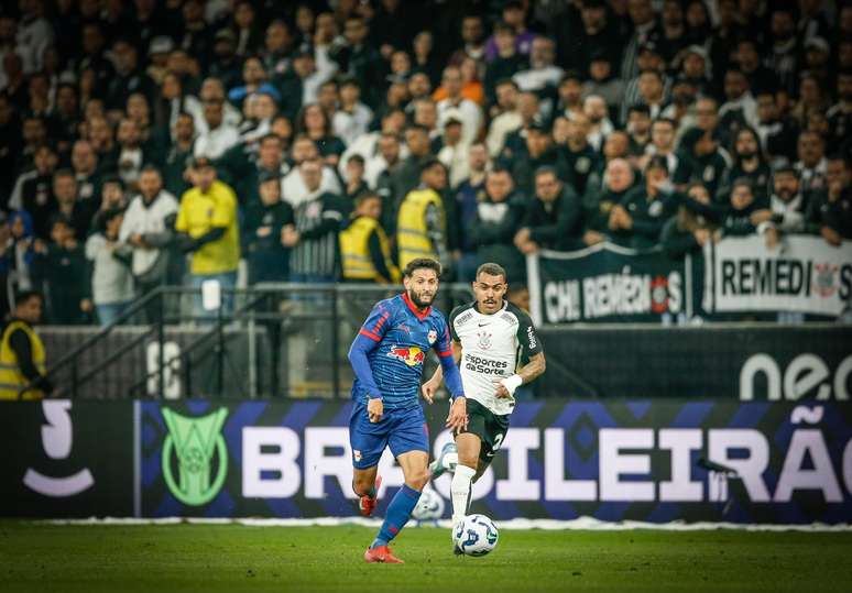 Juninho Capixaba, jogador do Red Bull Bragantino. 
