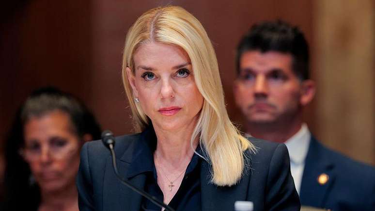 Pam Bondi declarou que não há evidências de que Epstein tinha 'lista de clientes'