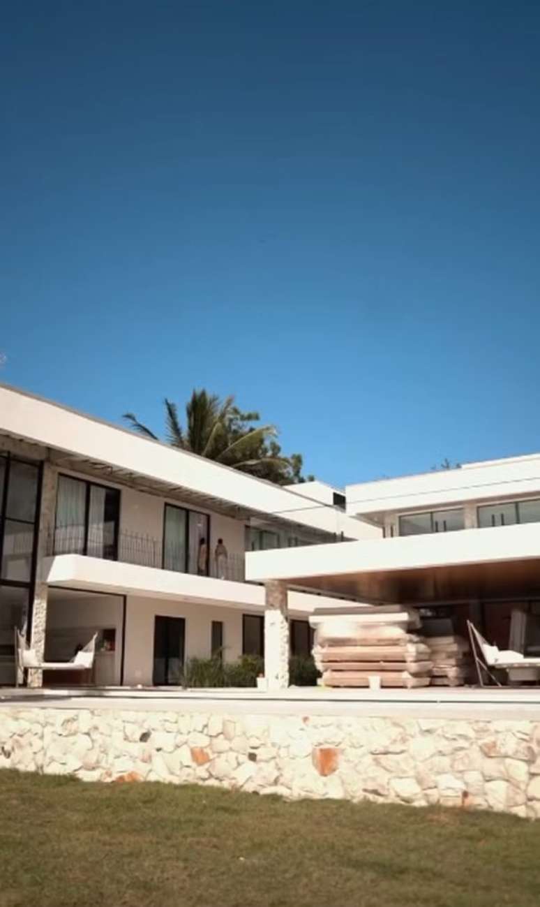 Mans&atilde;o de Simone Mendes no Cear&aacute;