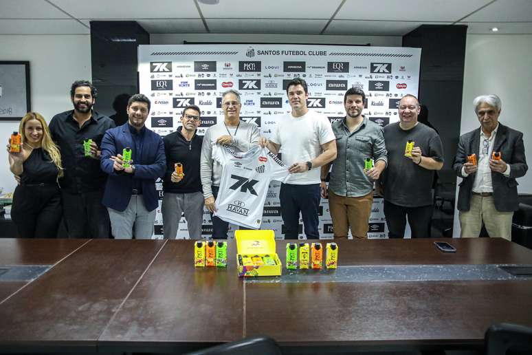 Santos anuncia patrocínio de marca de bebida assinada por Neymar Jr. 