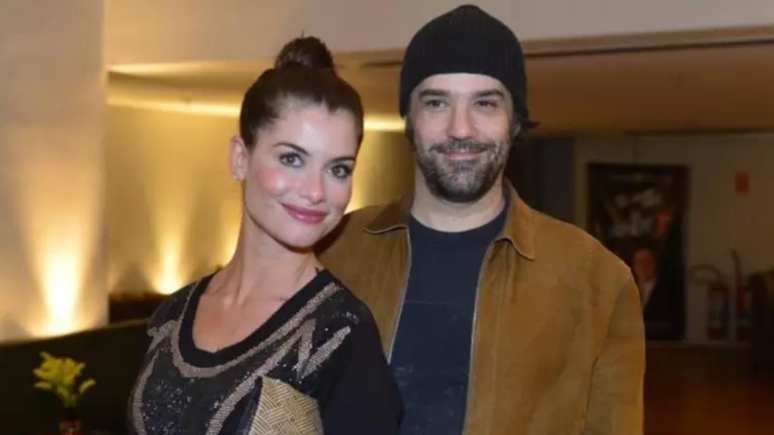 Alinne Moraes exalta feminismo do marido Mauro Lima e revela escolha por ser filha única
