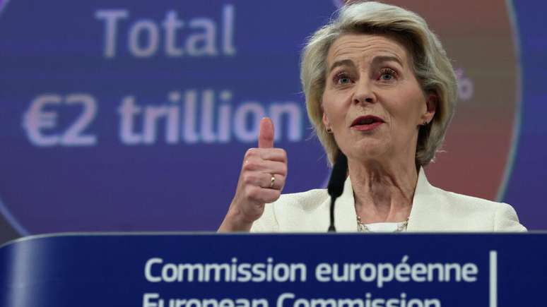 A presidente da Comissão Europeia, Ursula von der Leyen, anuncia proposta orçamentária da UE em Bruxelas, na Bélgica.