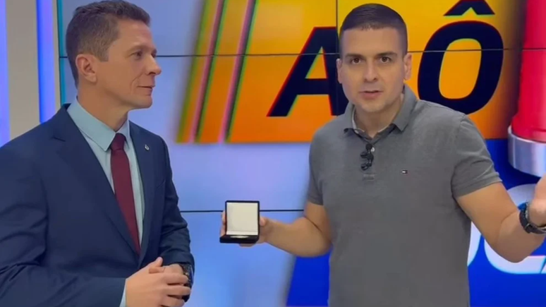 Investigado por golpe do pix, jornalista da Bahia ganha presente da pol&iacute;cia