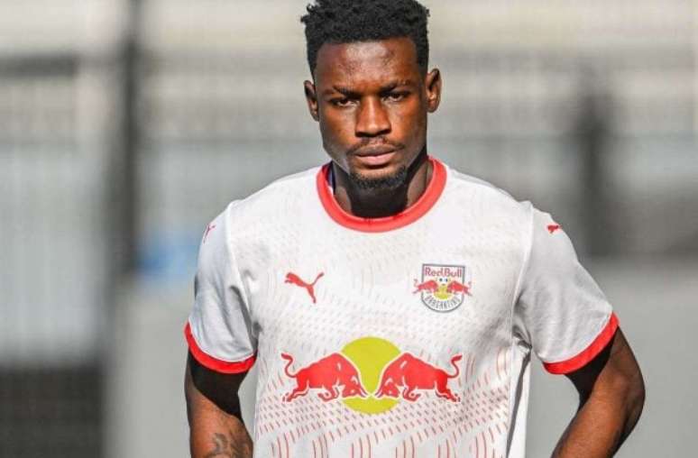 Fotos de Fernando Roberto/Red Bull Bragantino. - Legenda: Stanley Boateng, de 20 anos, &eacute; um dos l&iacute;deres do Bragantino sub-20