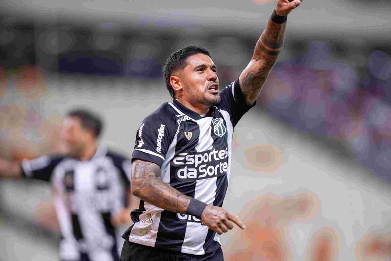 O paraguaio Antonio Galeano é a principal esperança de gols pro Ceará nesta noite