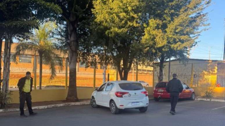 Mulher é flagrada dirigindo sem habilitação