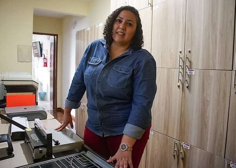 Juliana Mildemberg diz que não há como garantir que a Bíblia seja usada de forma neutra nas escolas de Curitiba.