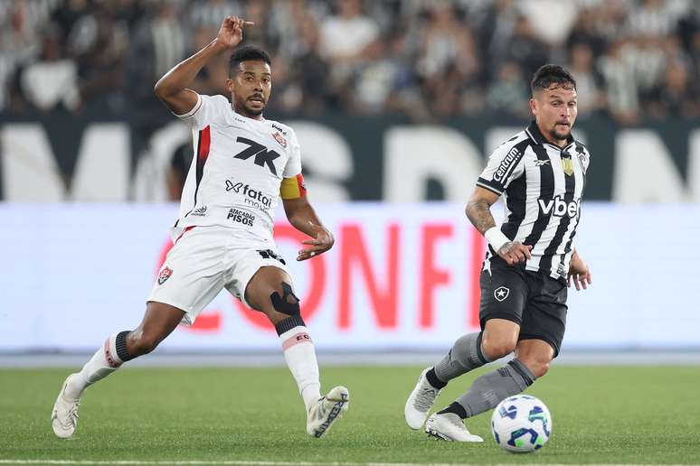 Artur em ação contra o Vitória 