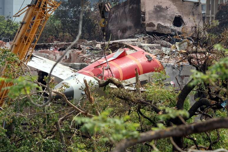 Destroços de avião da Air India em Ahmedabad