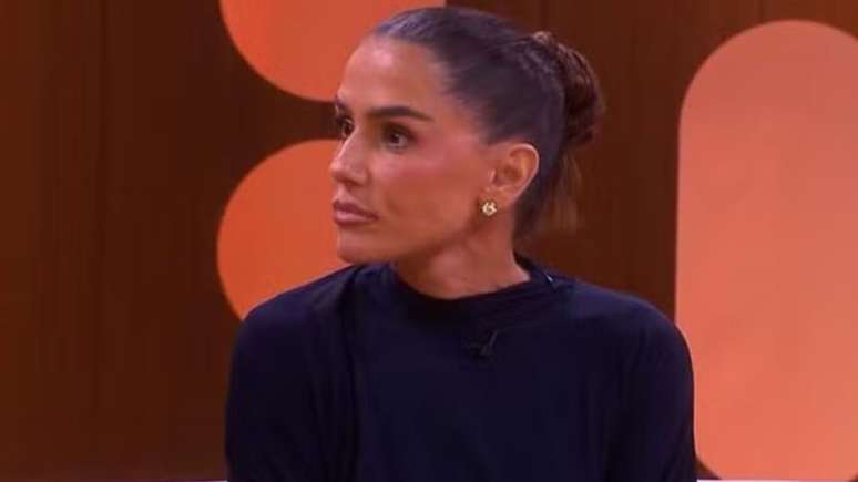 Deborah Secco expõe antigos relacionamentos
