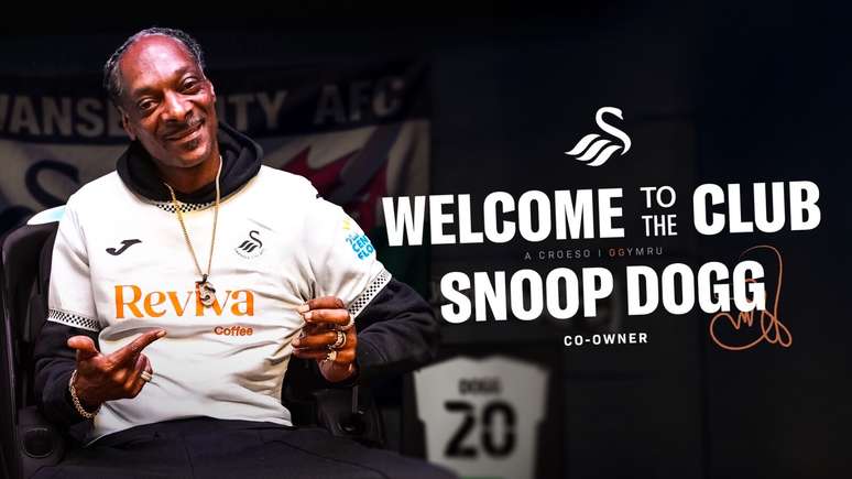 Snoop Dogg assume bastidores do clube inglês. 