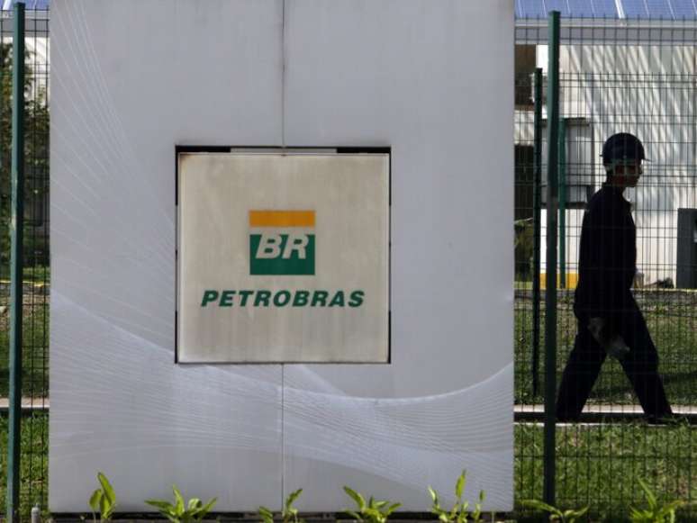 Proposta de voltar ao setor de distribuição de combustíveis reforça percepção de maior intervenção estatal, segundo analista