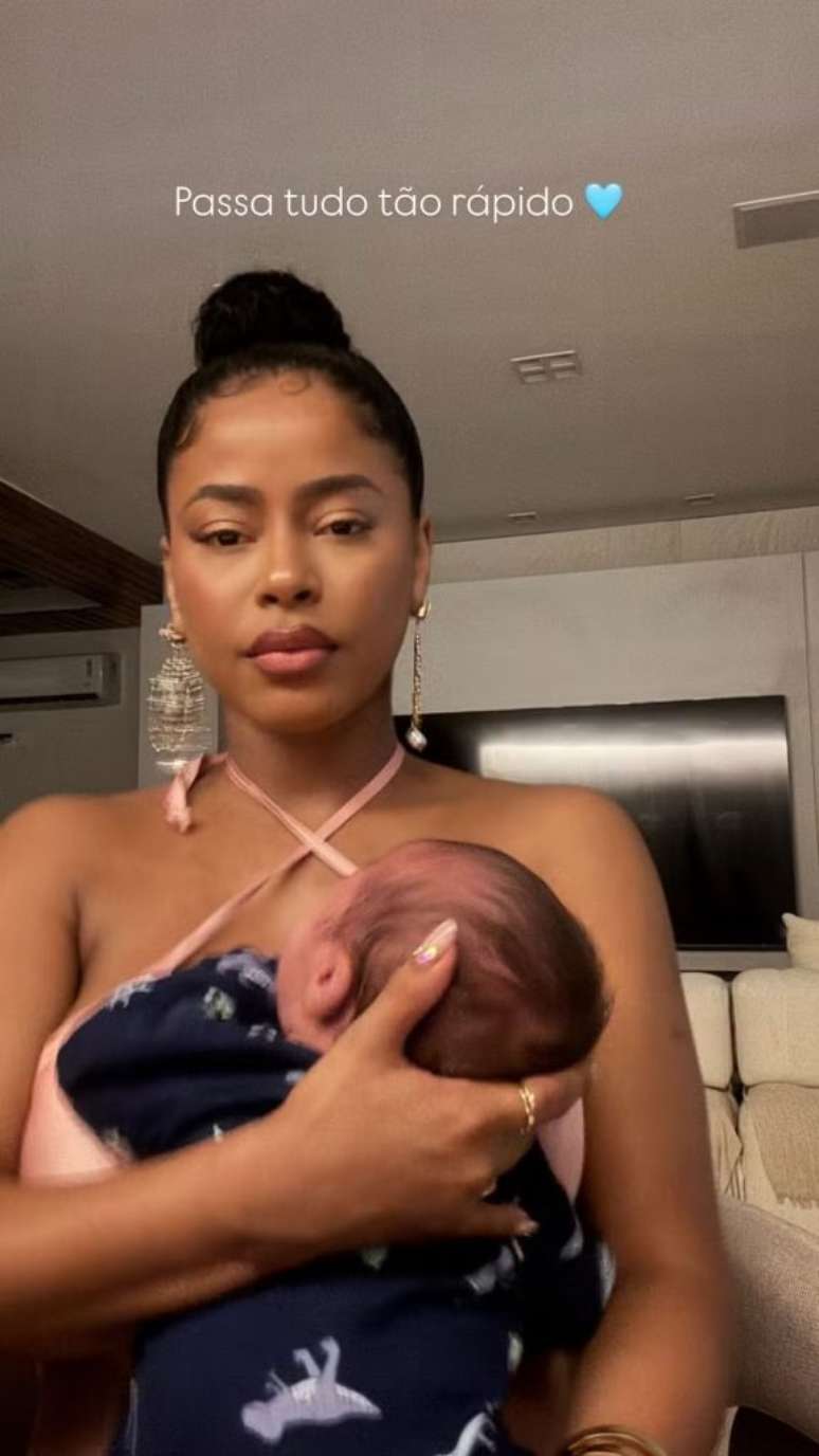 Lorena Maria ninando o filho Rás