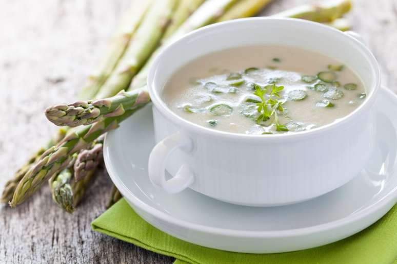 Cremous asparagus broth 