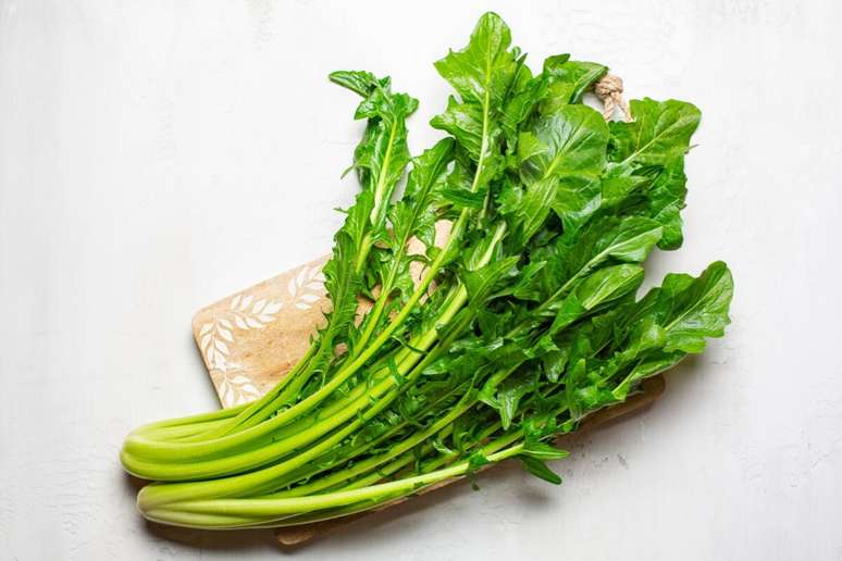5 advantages of chicory for health and how to insert vegetables into the diet