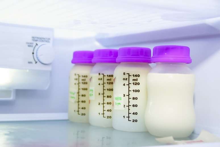 Breast milk can be frozen for a maximum of 15 days without losing nutritional quality Breast milk can be frozen for a maximum of 15 days without losing nutritional quality