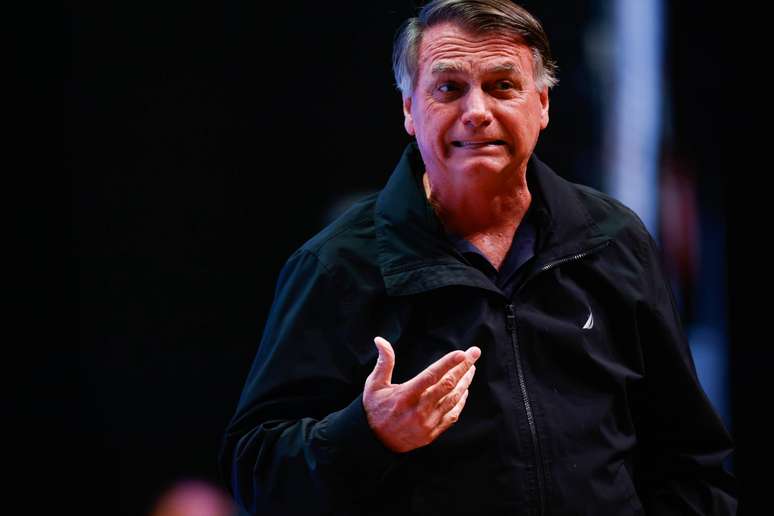 Bolsonaro está proibido de se comunicar com embaixadores e diplomatas de outras nações