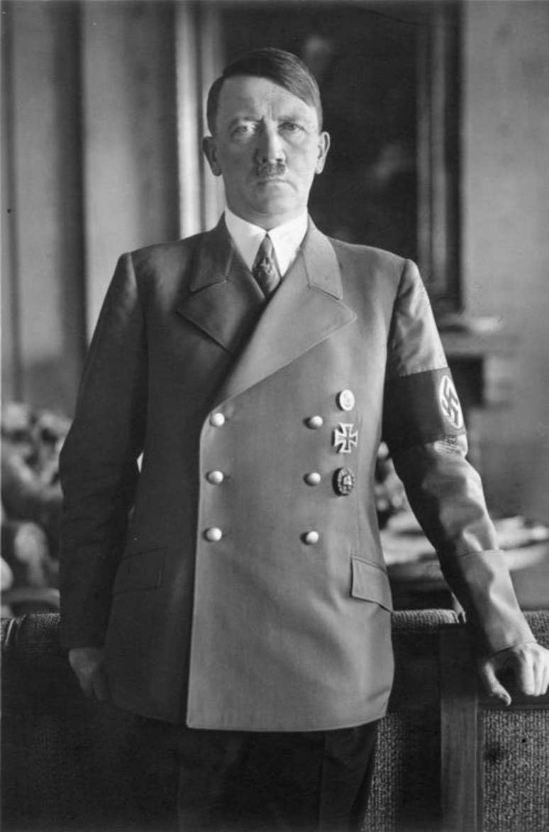 O livro Mein Kampf (Minha Luta) é marco fundador da ideologia de Adolf Hitler (1889-1945)